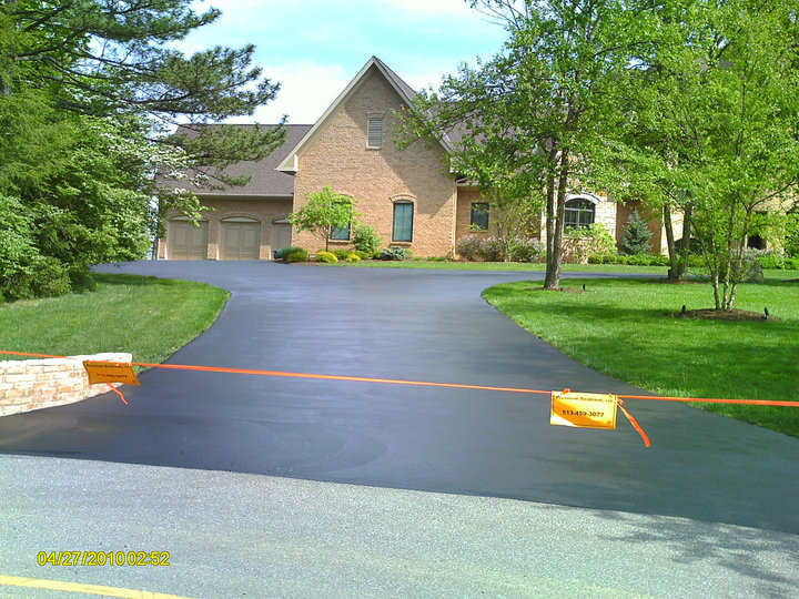 Residential Driveway Sealcoating